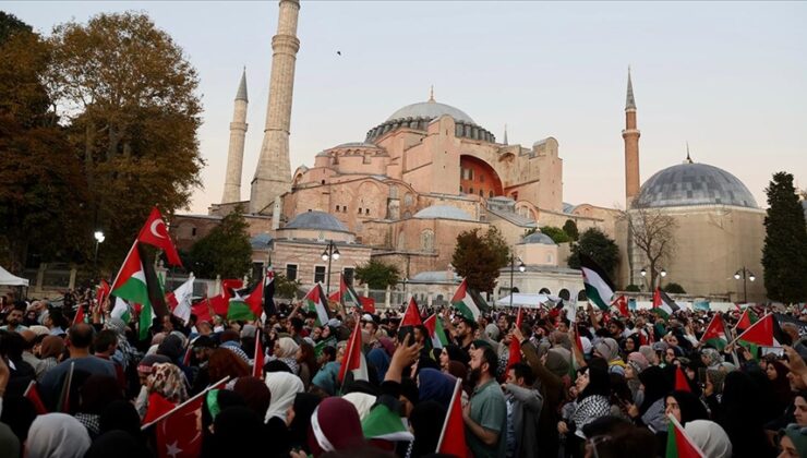 İstanbul’da “Büyük Filistin Yürüyüşü” düzenlendi