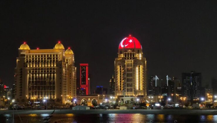 Katar’ın sembolik binalarına Türk bayrağı yansıtılacak