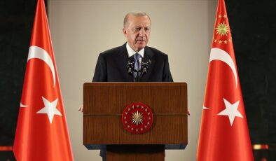 Erdoğan: Cumhuriyet’imizi yeni asrına hazırlamanın gayreti içindeyiz