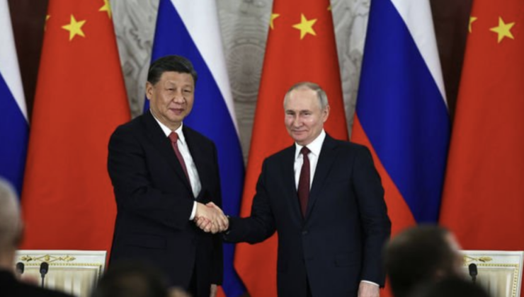 Putin, Cinping’in daveti üzerine Pekin’e gitti