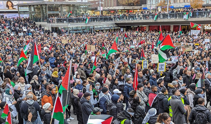 Stockholm’de binlerce kişi Filistin’e destek gösterisine katıldı