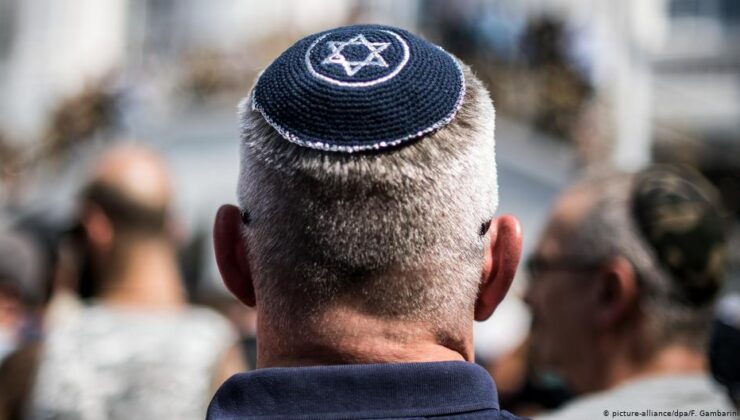 Yahudiler Merkez Konseyi’den Almanya’nın kararına eleştiri