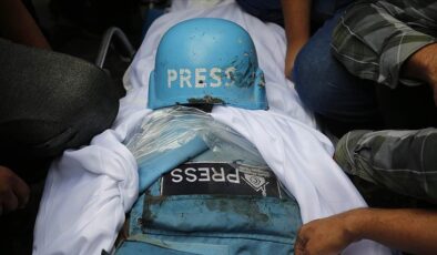 İsrail’in gazetecilerin ölümüyle sonuçlanan saldırılarına tepki