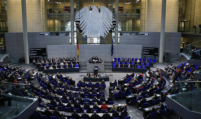 Vatandaşlık reformu Alman meclisinde tansiyonu yükseltti