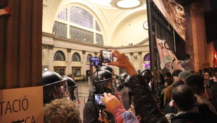 Barselona’da Filistin’e destek: Eylemciler tren istasyonunu işgal etti