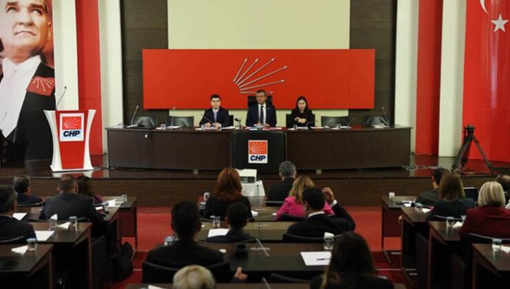 CHP MYK, Cemil Tugay’ı İzmir adayı olarak PM’ye önerdi