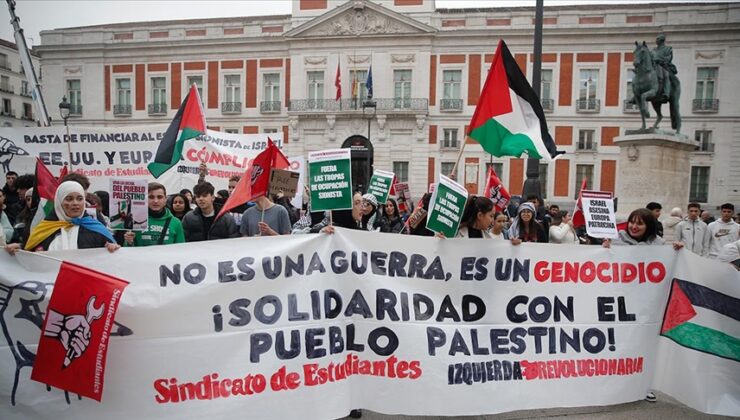 İspanya’da öğrenciler Filistin’e destek için ders bırakma eylemi yaptı