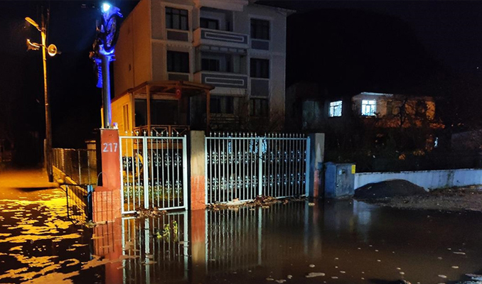 Kastamonu’da deniz taştı, sokaklar su altında kaldı