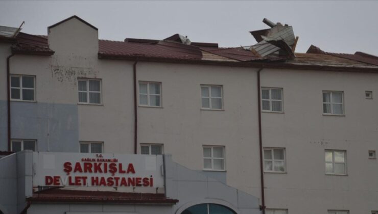 Sivas’ta fırtına nedeniyle 78 binada hasar oluştu, 1 kişi yaralandı
