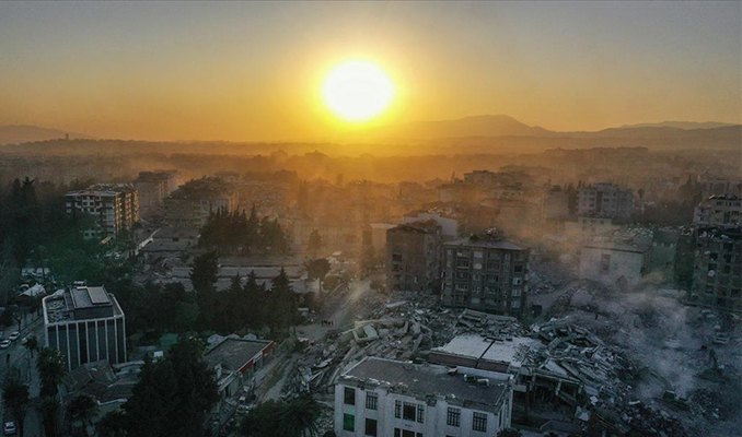 6 Şubat depremlerinin birinci yılı: Hayatını kaybedenler anılıyor