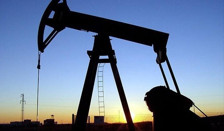 Suudi Arabistan petrol fiyatlarını indirdi