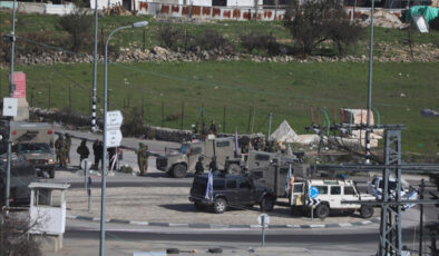 İsrail askerleri Batı Şeria’da 20 Filistinliyi gözaltına aldı