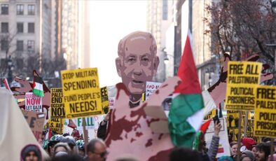 Lapid: Netanyahu başbakanlığa devam edemez