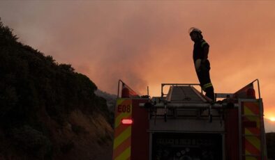 Cape Town’da yangın nedeniyle bazı yerleşim yerleri tahliye edildi
