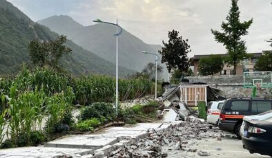 Çin’de deprem: En az 116 ölü, 220 yaralı
