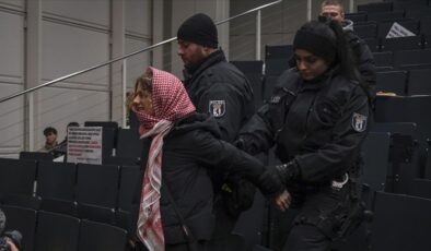 Berlin’de yılbaşındaki Filistin’e destek gösterisi yasakladı