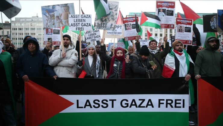 Avusturya’da İsrail’in Gazze’ye yönelik saldırıları protesto edildi