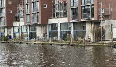 Hollanda’da kanal ve nehirlerin debileri kritik seviyeye ulaştı