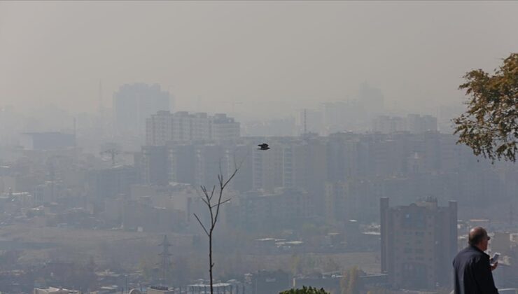İran’da hava kirliliği nedeniyle eğitim çevrim içi yapılacak