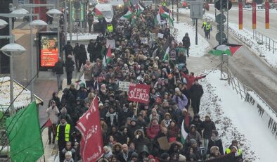 İsveç’te İsrail Büyükelçiliği önünde Filistin’e destek gösterisi