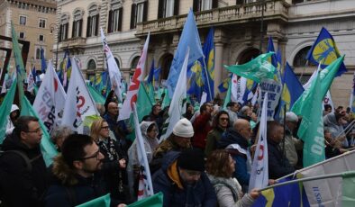 İtalya’da doktorlar ve hemşireler greve gitti