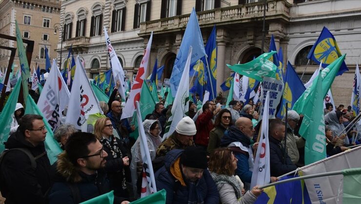 İtalya’da doktorlar ve hemşireler greve gitti