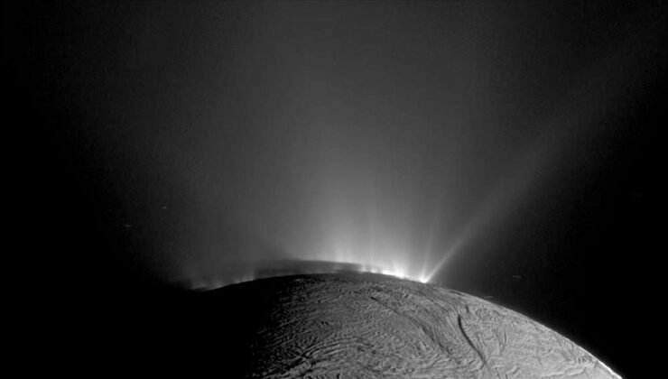 Satürn’ün uydusunda hidrojen siyanür bulgusuna rastlandı
