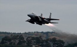 Rus uçakları Suriye’de Esad muhaliflerine ait 2 üssü vurdu
