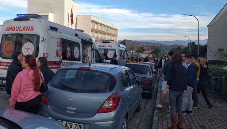 Zonguldak’ta 34 öğrenci hastaneye kaldırıldı