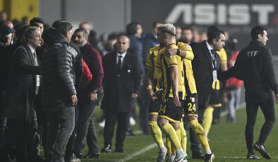 Futbolda olaylar bitmiyor: İstanbulspor sahadan çekildi