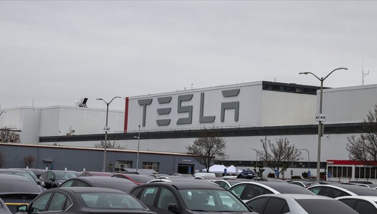 Tesla fabrikasında “arızalı” robot bir mühendisi yaraladı