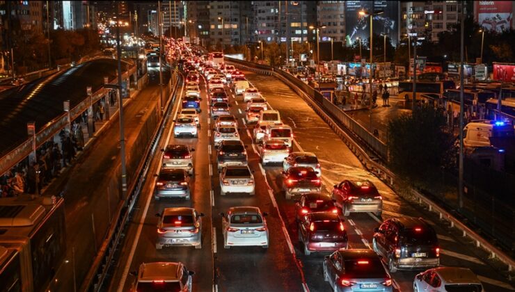 İstanbul’da trafik yoğunluğu yüzde 89’a çıktı