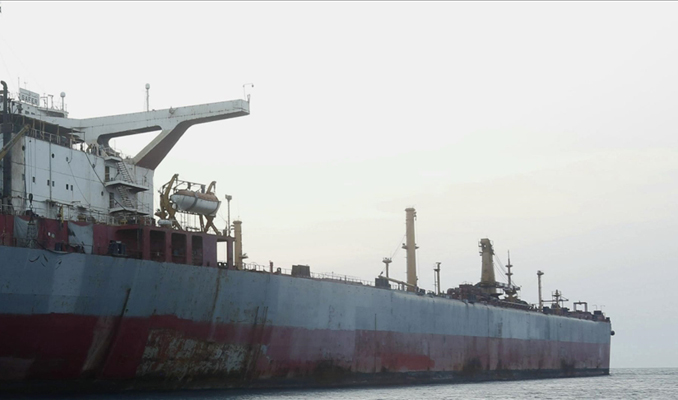 Husiler, Aden Körfezi’nde Amerikan gemisini hedef aldı