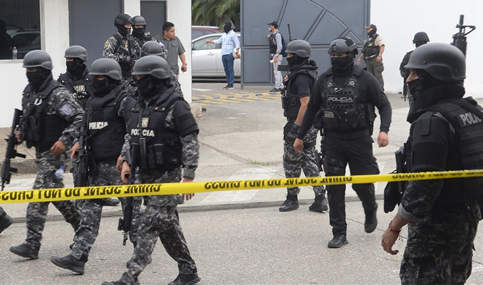 Ekvador’da hapishanelerdeki isyancılar 178 gardiyanı rehin aldı