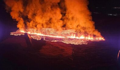 İzlanda’nın Reykjanes Yarımadası’nda yanardağ patlaması yaşandı