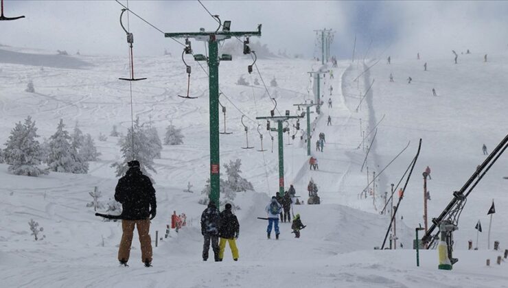 Kartalkaya Kayak Merkezi’nde kar kalınlığı 137 santimetreye ulaştı
