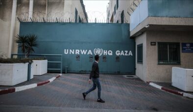 İngiltere, UNRWA fonlarını askıya aldı