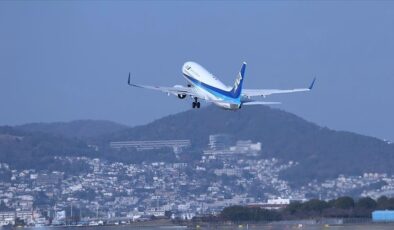 Japonya’da kokpit camında çatlak saptanan uçak geri döndü