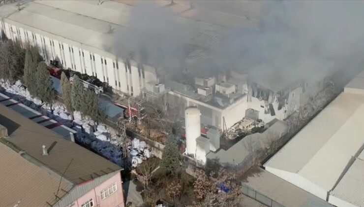 Başkentte elektronik yedek parça fabrikasında yangın çıktı