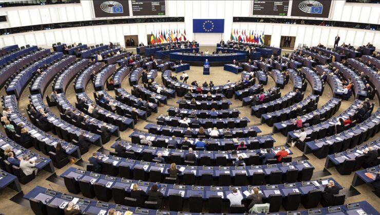 Avrupa Parlamentosu milletvekillerinden AB’ye eleştiri