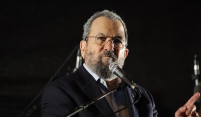 Barak, Netanyahu’nun esirleri riske atabileceğini söyledi