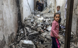İsrail, Gazze’ye gece boyu düzenlediği saldırılarda onlarca Filistinliyi öldürdü