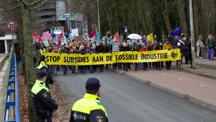Hollanda’da iklim aktivistlerine müdahale