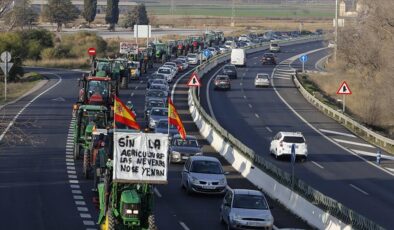 İspanya’da çiftçiler ülke genelinde protestolarını yoğunlaştırdı