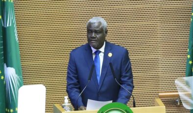 Afrika Birliği lideri, İsrail’i sert sözlerle eleştirdi