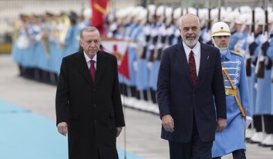Erdoğan, Edi Rama’yı resmi törenle karşıladı