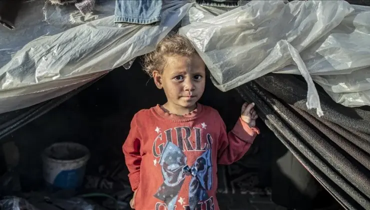 Gazze’de yarısı çocuk 1,7 milyon Filistinli yerinden edildi