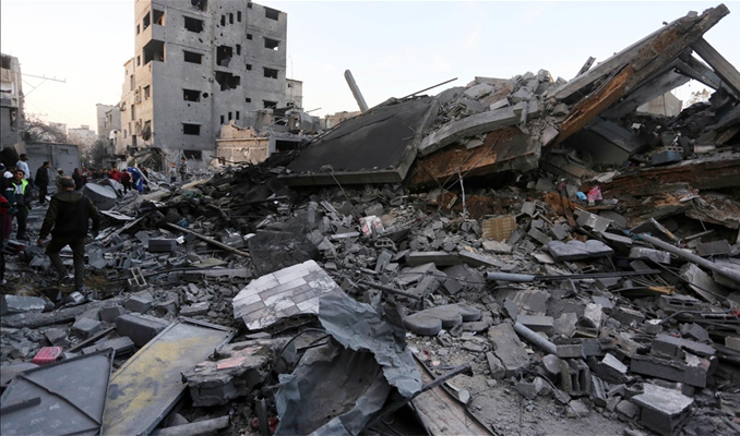 Gazze’de evleri hedef alan İsrail ordusu 13 Filistinliyi öldürdü