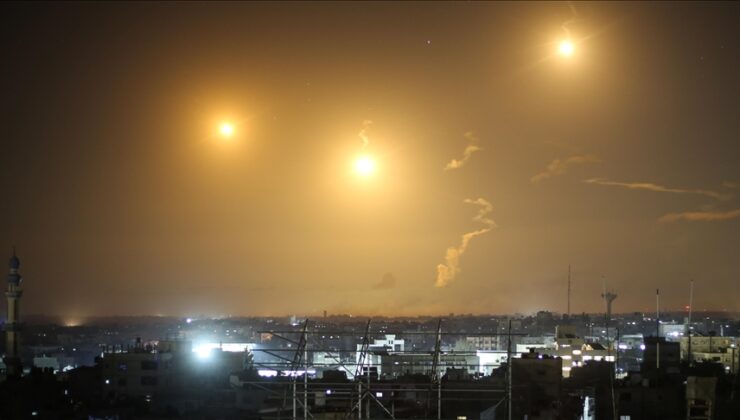 İsrail ordusu Gazze’nin güney bölgelerini karadan ve havadan bombaladı