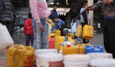Gazze’de kişi başına düşen su miktarı 90 litreden 2 litreye indi